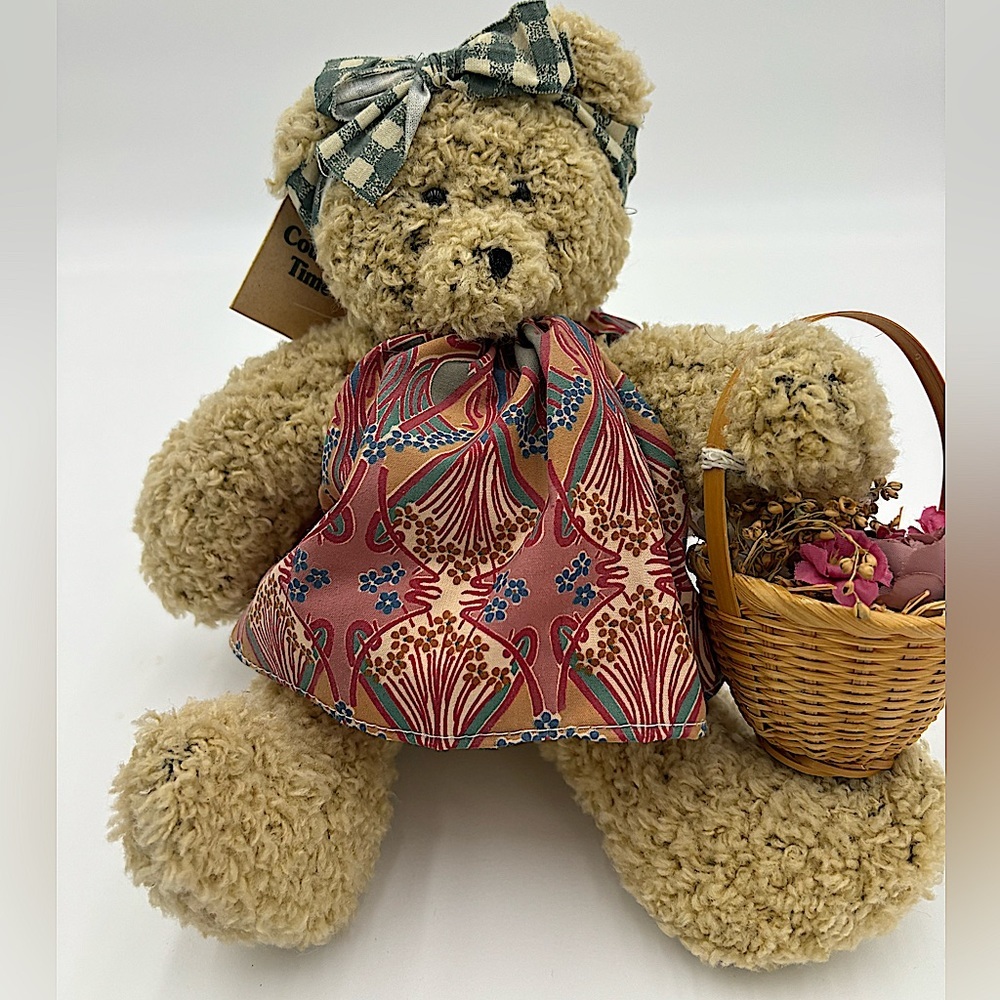COUNTRY TIME Vintage Handmade 1996 Teddy Bear on Stand - Picture 1 of 8